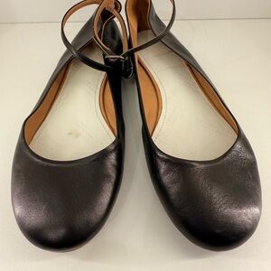 Maison Martin Margiela Sz 37 Black Leather Flats w/ Straps